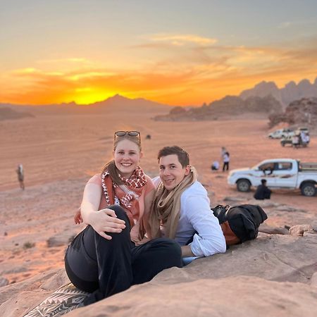 Abdullah Luxury Camp Apartment Wadi Rum Bagian luar foto