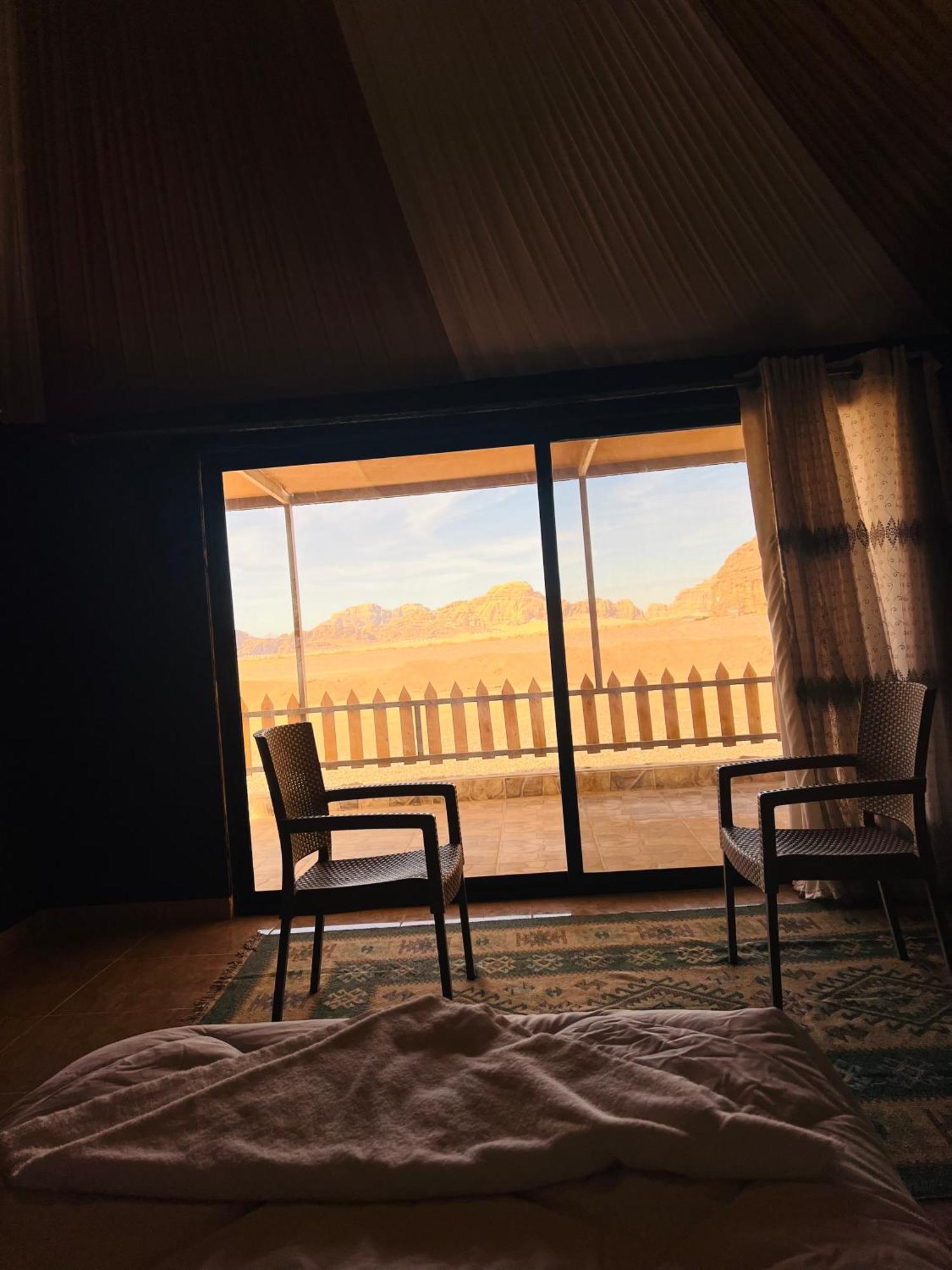 Abdullah Luxury Camp Apartment Wadi Rum Bagian luar foto