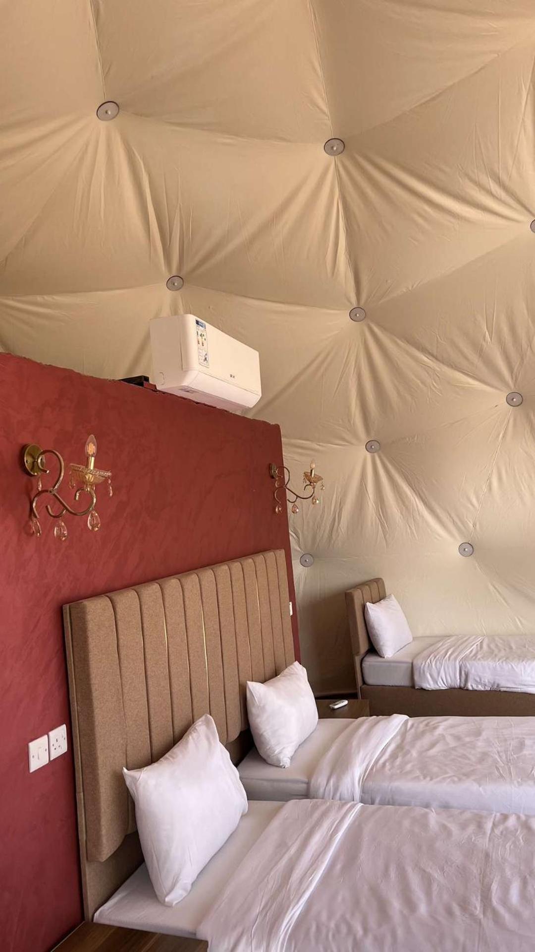 Abdullah Luxury Camp Apartment Wadi Rum Bagian luar foto
