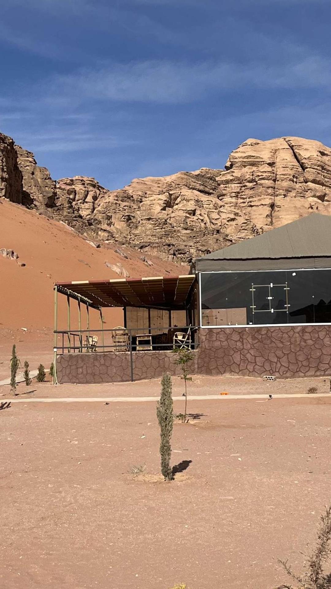 Abdullah Luxury Camp Apartment Wadi Rum Bagian luar foto