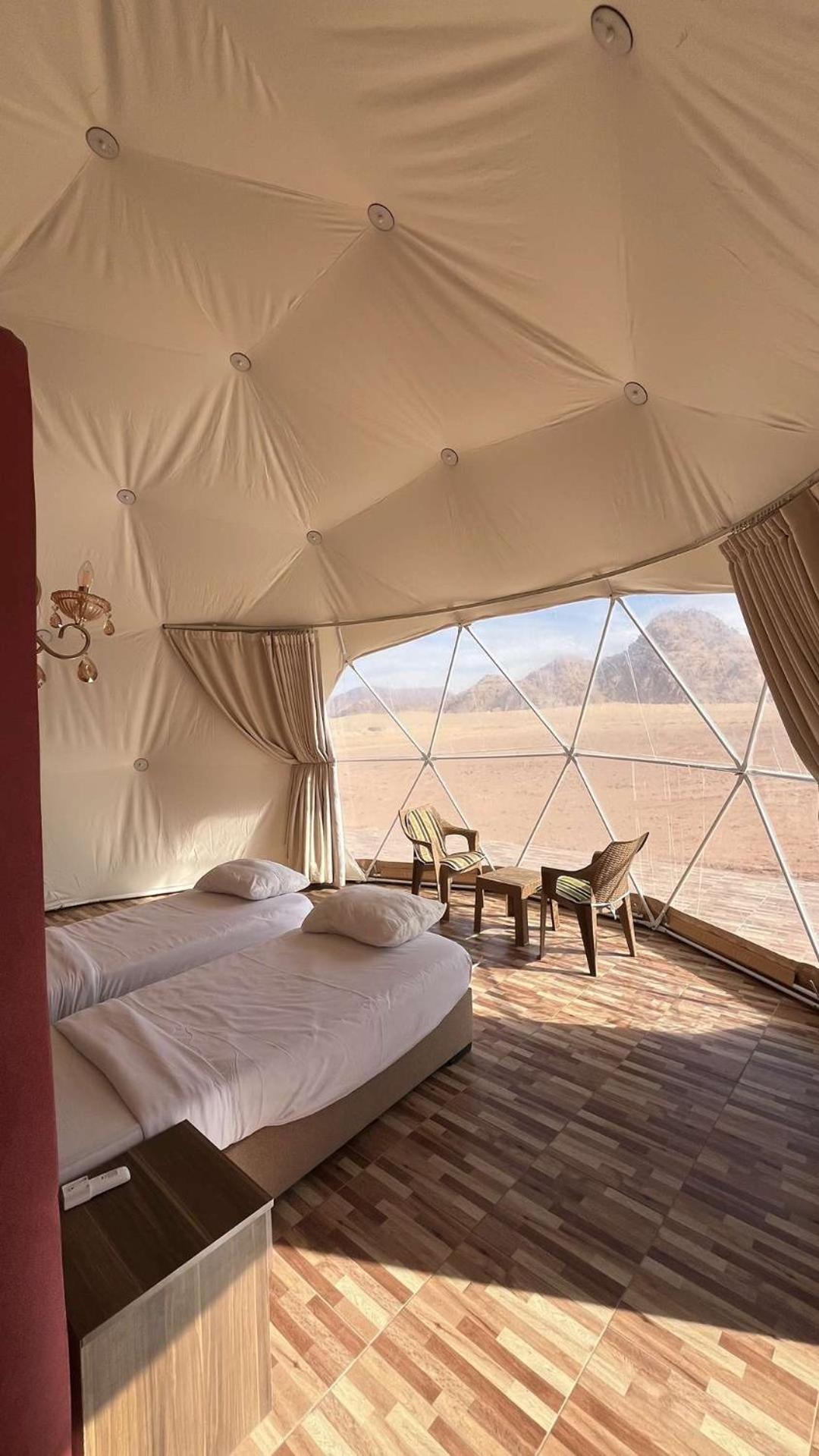 Abdullah Luxury Camp Apartment Wadi Rum Bagian luar foto
